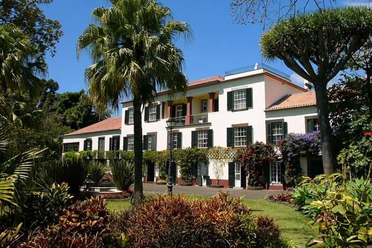 Hotel exterior view2